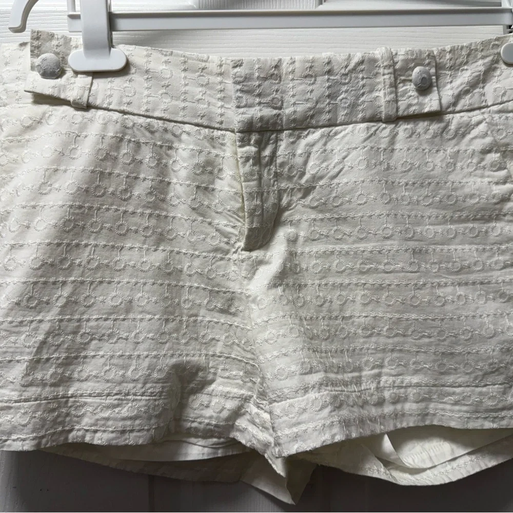 Banana Republic Factory Mid Rise Shorts White Eyelet Coastal Cowgirl EUC - Picture 3 of 10